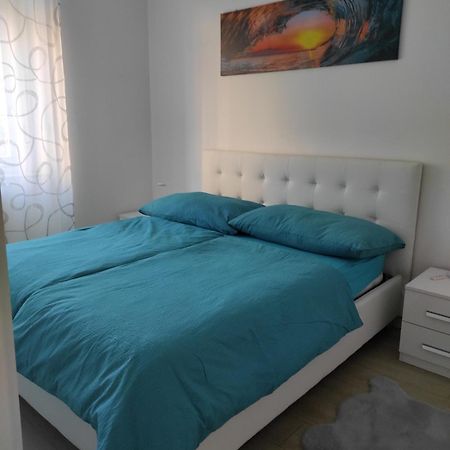 Appartamento Al Sereno Luino Exteriör bild